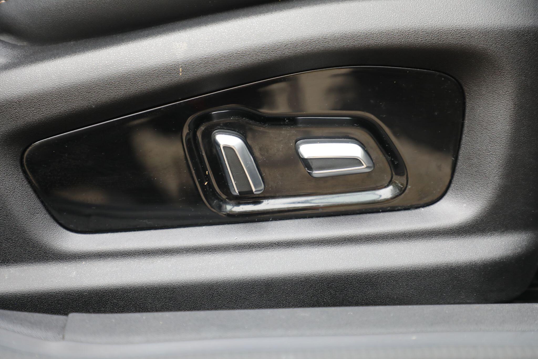 Large vehicle image